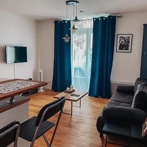 Appartement Superbe T2 Avec Cours, Carmaux
