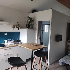 Appartement Dépendance Cosy Avec Accès Piscine, Longages